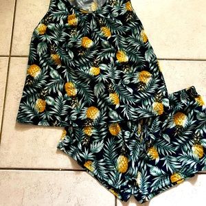 Woman’s tropical pineapple PJ set size XL